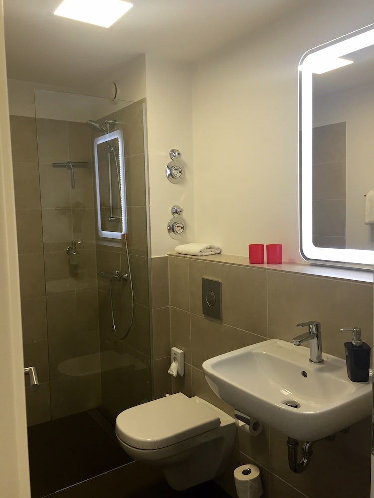 stay hotel boardinghouse