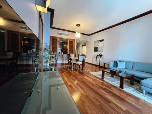 flora creek deluxe hotel apartments dubai
