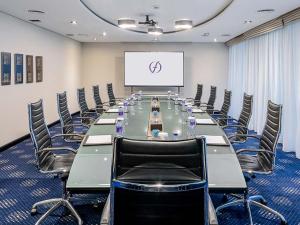 flora creek deluxe hotel apartments dubai