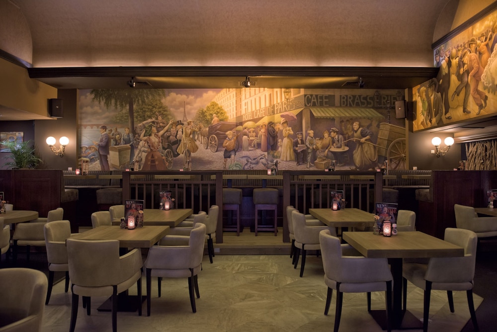 hotel et le cafe de paris