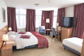 hotel et le cafe de paris