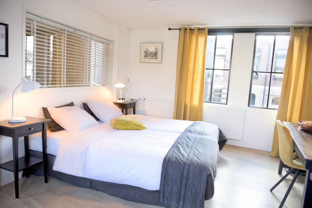 hotel et le cafe de paris