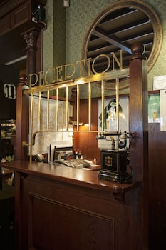 hotel et le cafe de paris