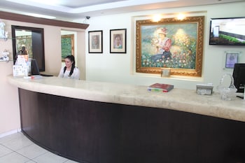 hotel rincon real suites