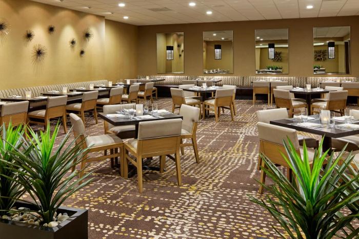 doubletree by hilton hotel golf resort palm springs