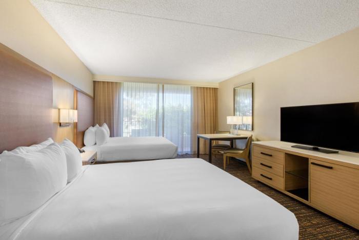 doubletree by hilton hotel golf resort palm springs