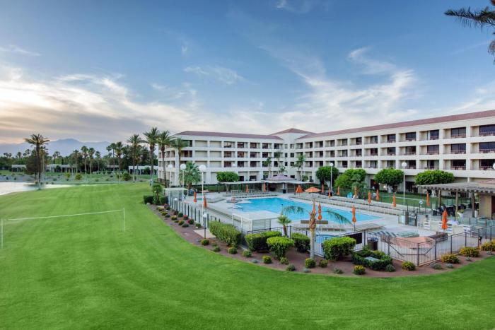 doubletree by hilton hotel golf resort palm springs