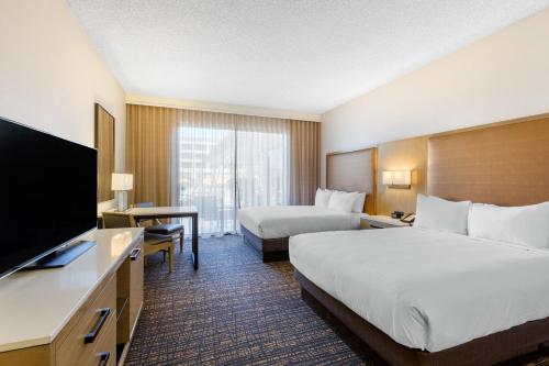doubletree by hilton hotel golf resort palm springs