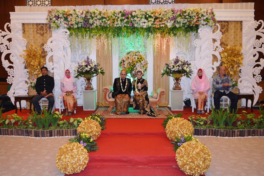 lorin syariah hotel solo