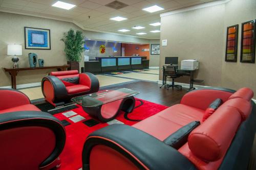 super 8 by wyndham little rock otter creek