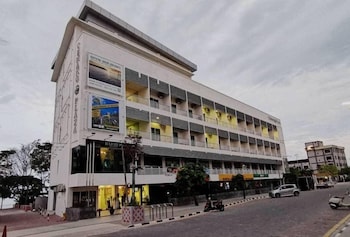 cenang plaza beach hotel