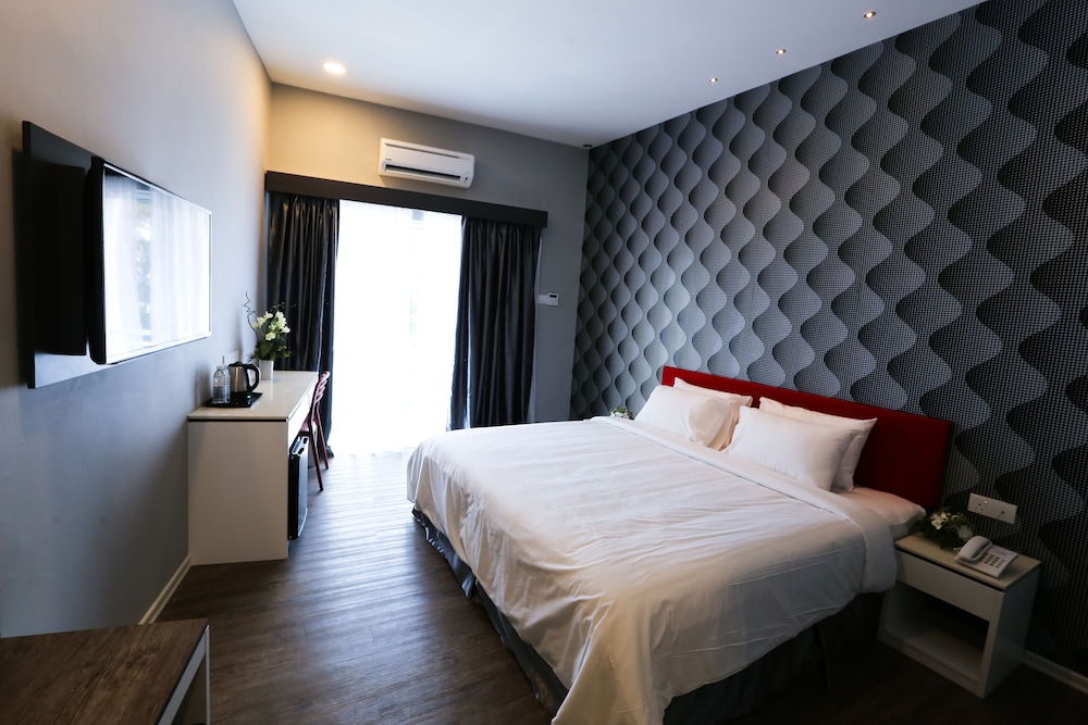 cenang plaza beach hotel