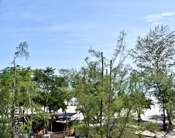 cenang plaza beach hotel
