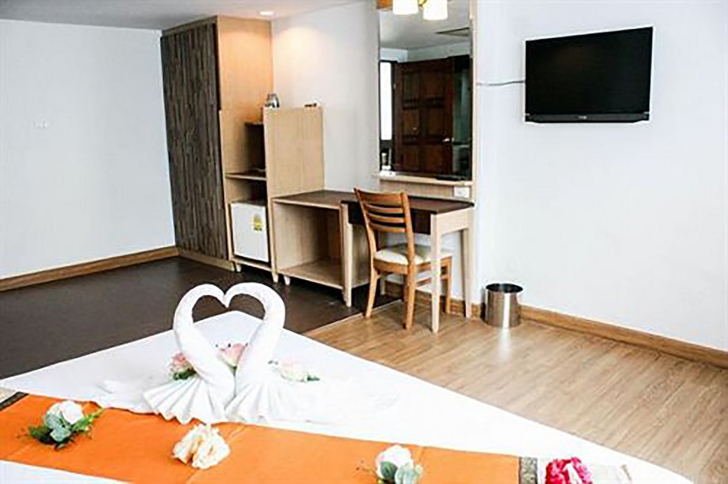 aloha hotel hat yai