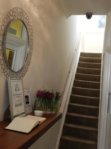 senlac guesthouse
