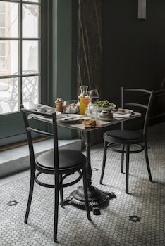 the sparrow hotel