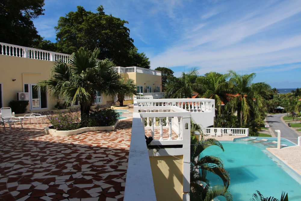 west end dive resort