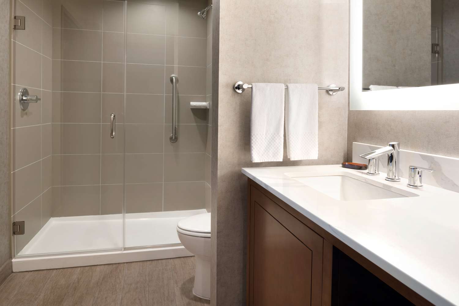 embassy suites by hilton chicago naperville