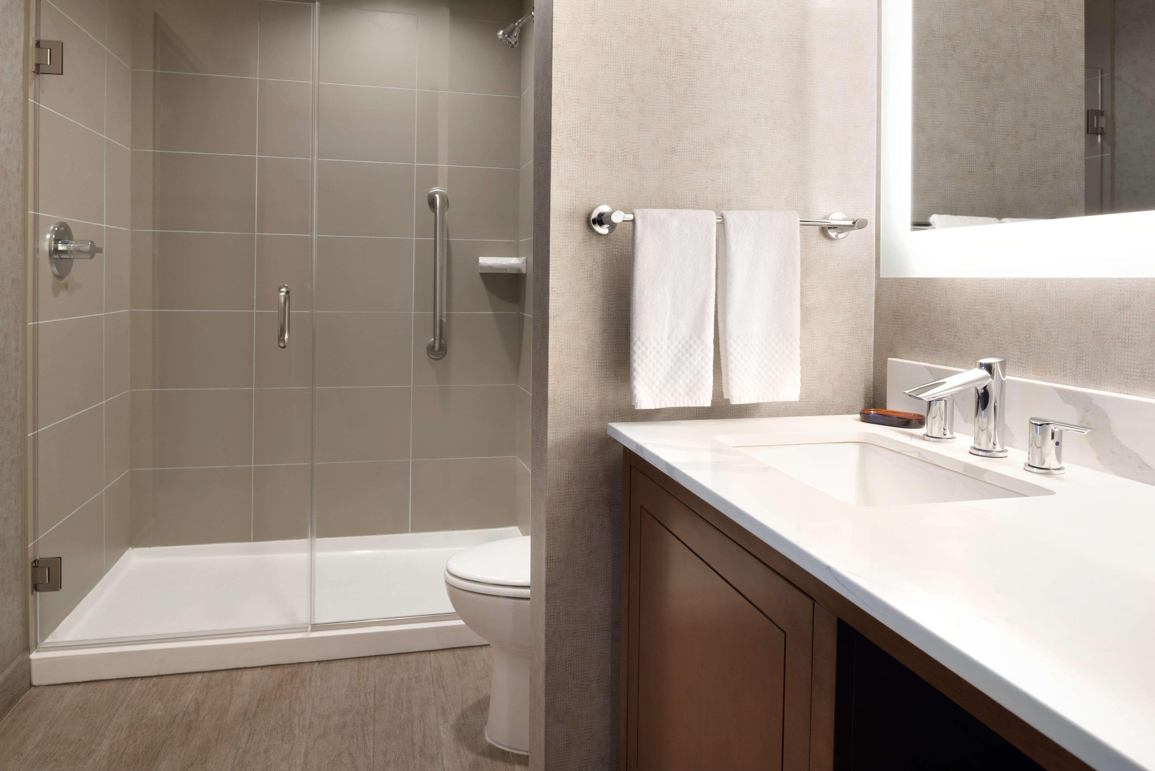 embassy suites by hilton chicago naperville