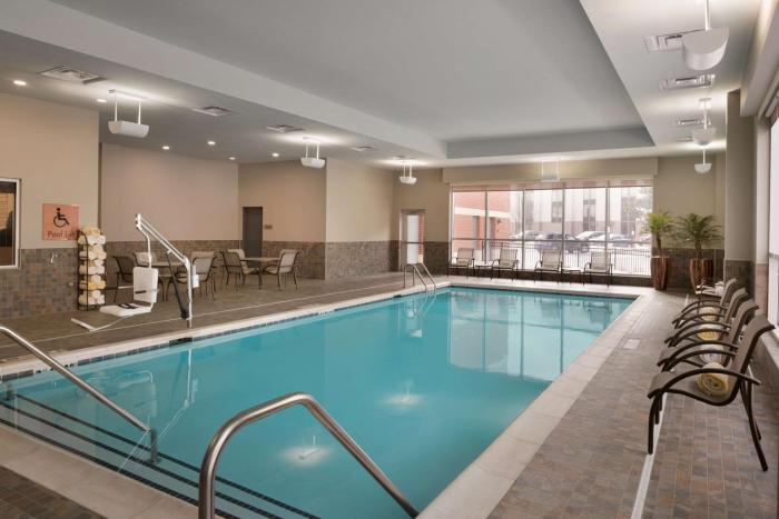 embassy suites by hilton chicago naperville