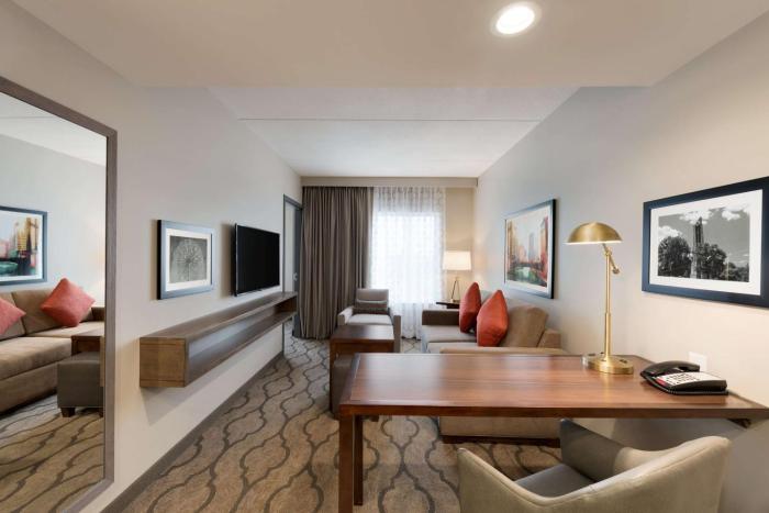 embassy suites by hilton chicago naperville