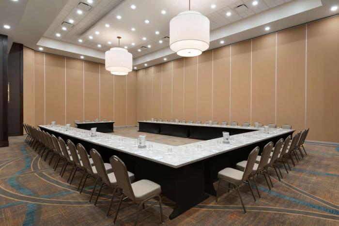 embassy suites by hilton chicago naperville