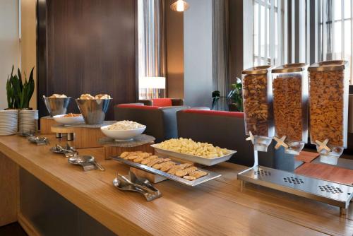 embassy suites by hilton chicago naperville