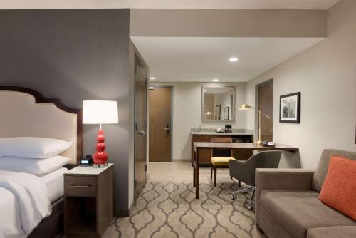 embassy suites by hilton chicago naperville