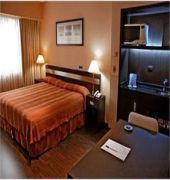 up viamonte hotel