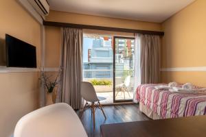 up viamonte hotel