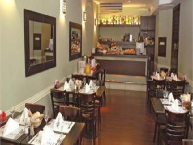 up viamonte hotel