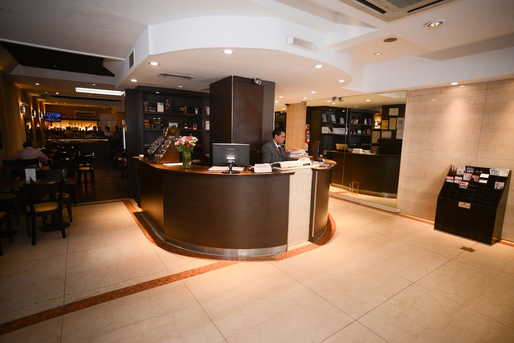 up viamonte hotel