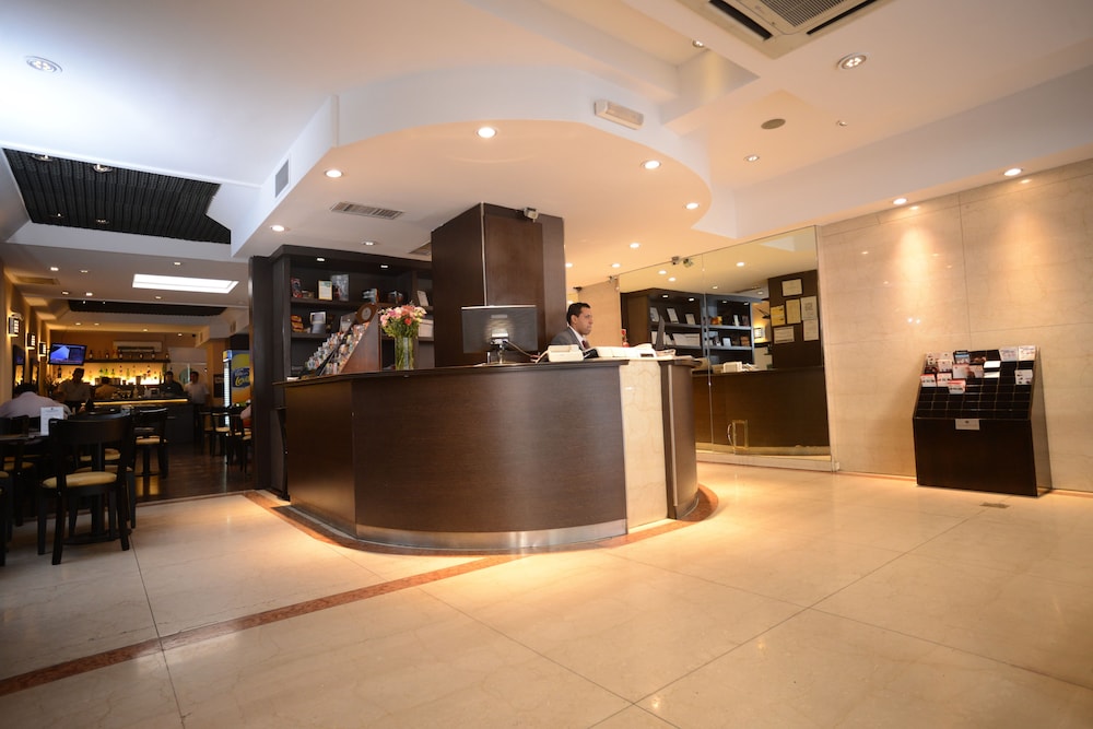 up viamonte hotel