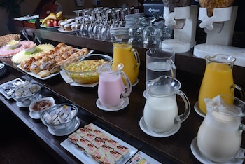up viamonte hotel