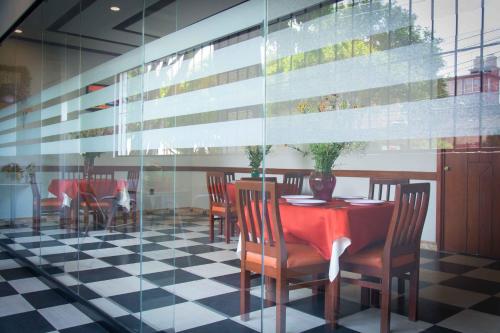 hotel max