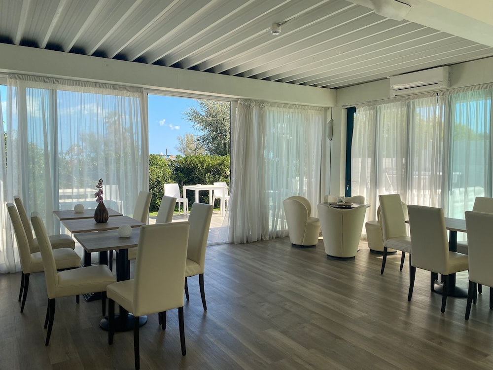 hotel aristeo rimini s r l