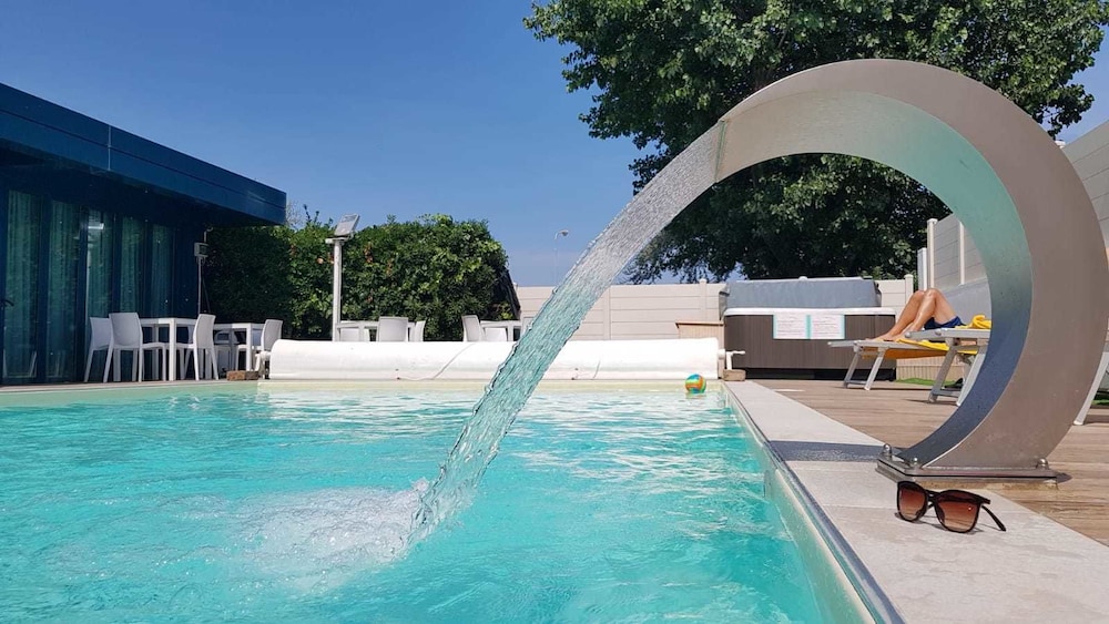 hotel aristeo rimini s r l