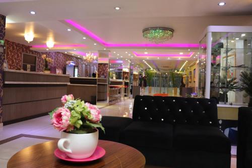 hotel luxsur