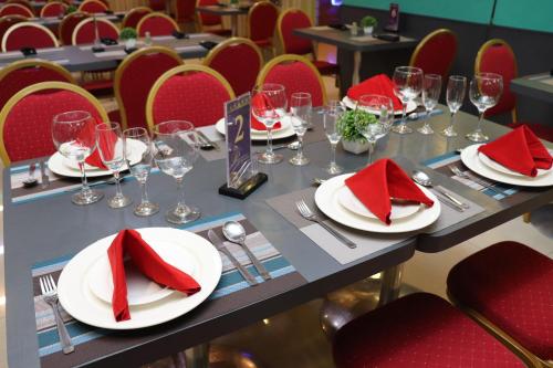 hotel luxsur