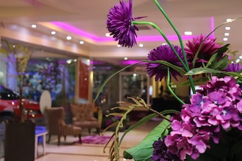 hotel luxsur