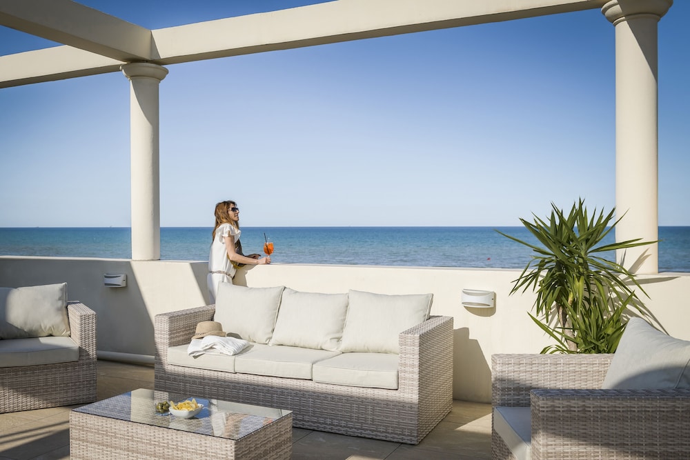 hotel riviera