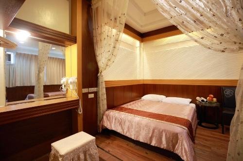 king hotel sun moon lake