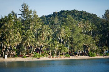 medee resort
