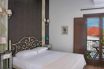 polys guest house