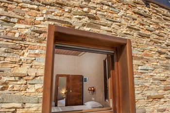 polys guest house