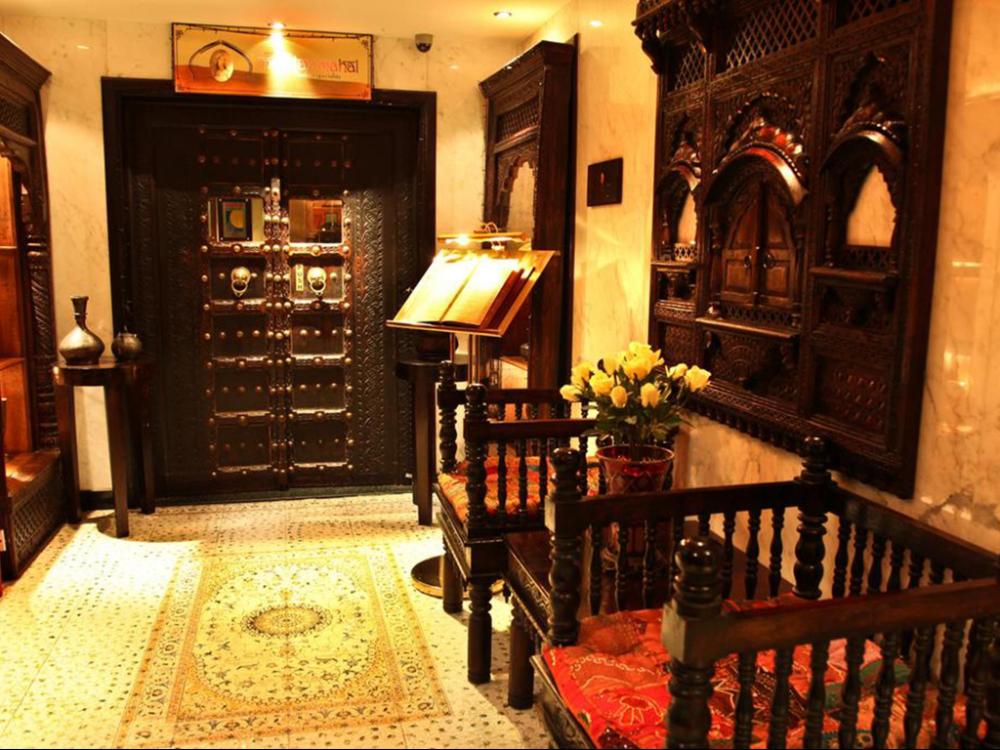 Arabian Courtyard Hotel & Spa,Near Textile Souk,4 star