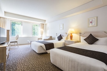 luke plaza hotel