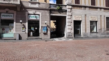 hotel mira