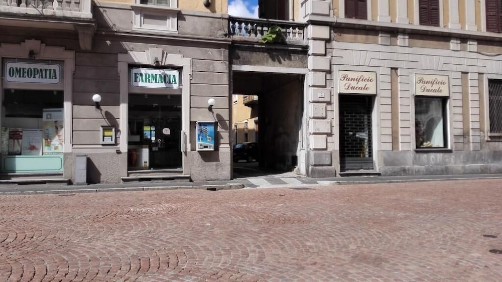 hotel mira