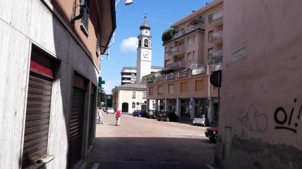 hotel mira